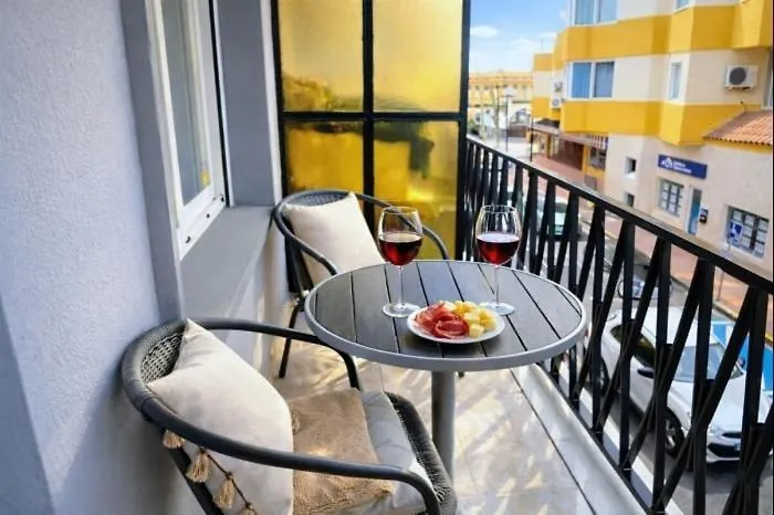 Amplio Piso Con Terraza Cerca De La Playa Apartament *